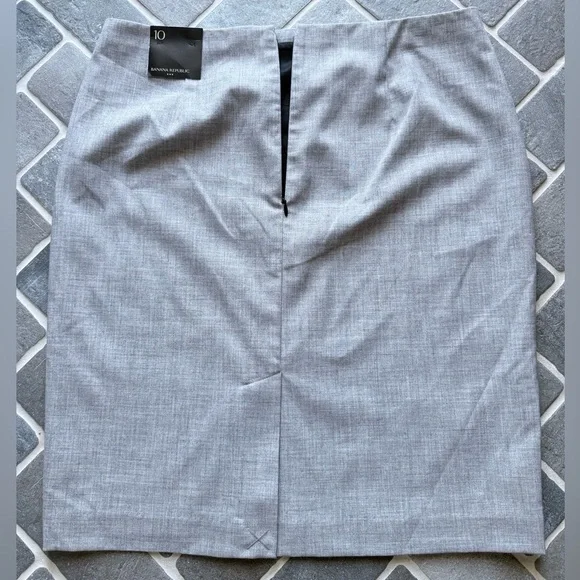 Banana Republic Light Gray Pencil Skirt - Picture 2 of 3